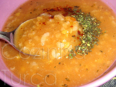 Sopa de Legumes, Cereais e Lentilhas (Çiftçi Çorbası)