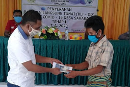 Belmindo Rinmalae Serahkan BLT ke  8 Kepala Keluarga di Sarabau