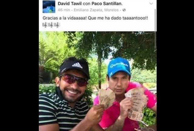 Presume secretario de Morelos abanico de billetes de 500 en su Facebook, le tunden en redes.