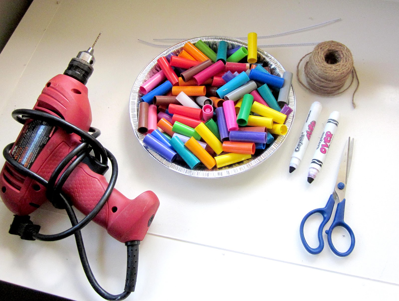 Mama's Little Muse: DIY Jump rope: Made from Marker Caps!