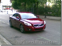 2011-Volvo-C70-front