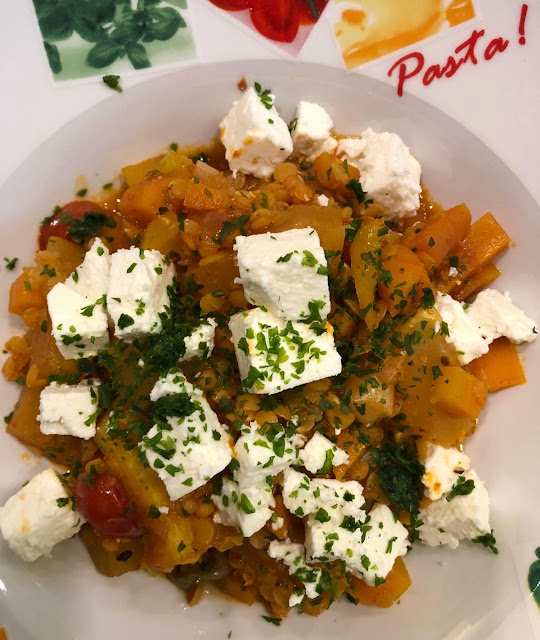 fischiscooking, kürbis linsen gulasch, feta