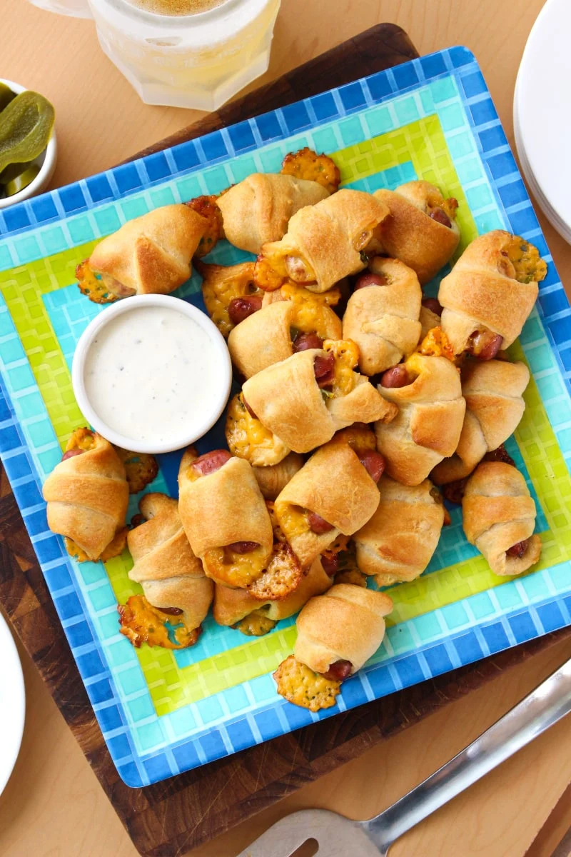 Jalapeño Cheddar Pigs in a Blanket are a twist on the classic party appetizer you know and love! #appetizer #littlesmokies #partyfood #gameday