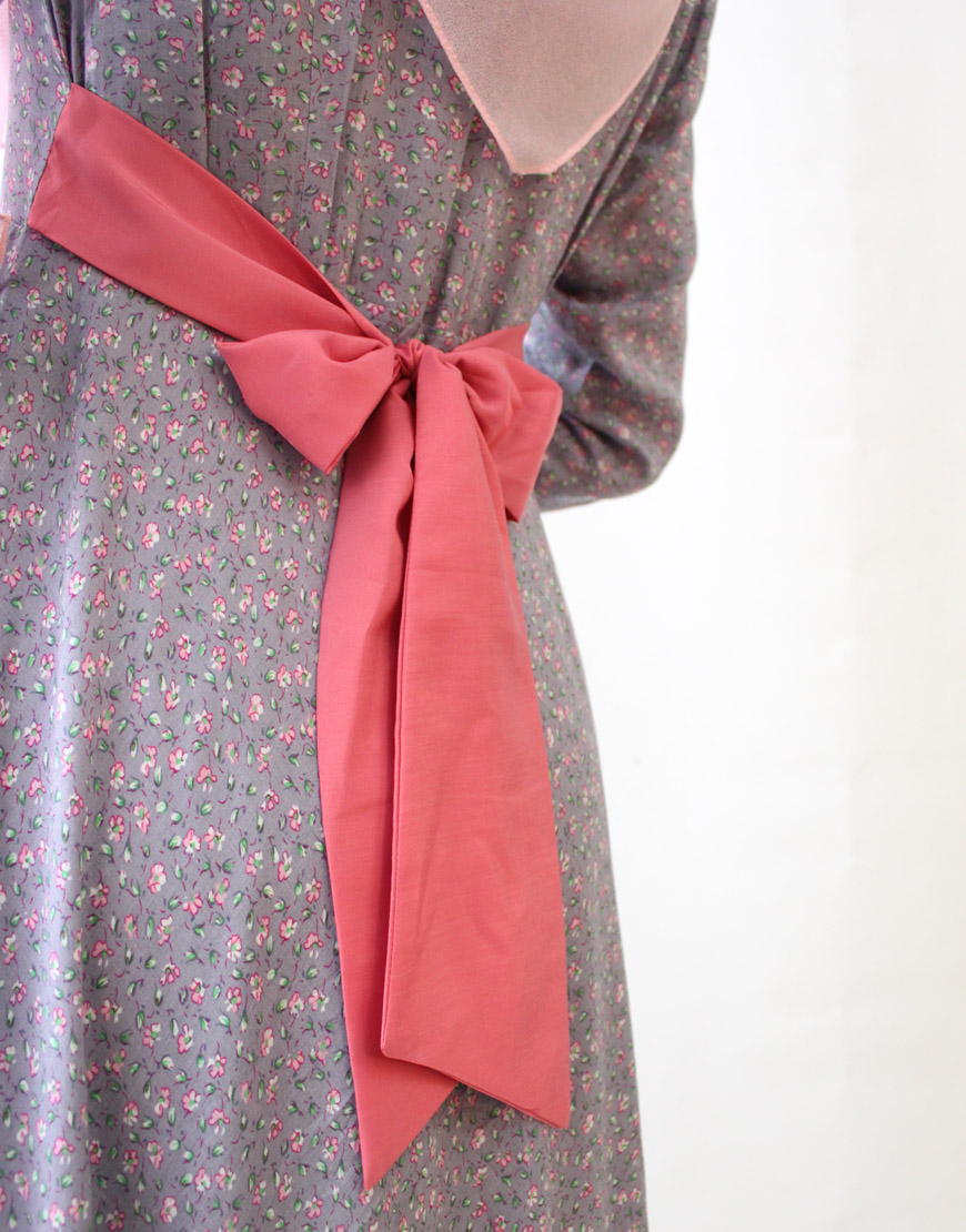 Subtle floral print on vintage style to suit your soft and feminine ...