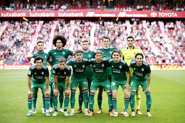 CLUB ATLÉTICO OSASUNA. Temporada 2021-22. Chimy Ávila, Aridane, Moncayola, Budimir, Sergio Herrera. Manu Sánchez, Íñigo Pérez, Nacho Vidal, Darko Brasanac, Javi Martínez y Juan Cruz. ATHLETIC CLUB DE BILBAO 2 CLUB ATLÉTICO OSASUNA 0 Domingo 15/05/2022, 19:30 horas. Campeonato de Liga de 1ª División, jornada 37. Bilbao, Vizcaya, estadio San Mamés: 37.869 espectadores. GOLES: 1-0: 33’, Álex Berenguer. 2-0: 79’, Asier Villalibre.