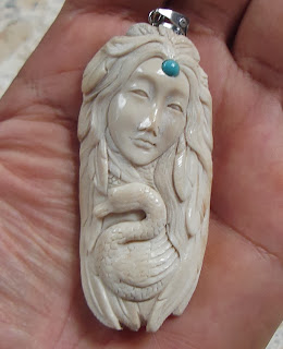 Goddess Pendant w Stone 011