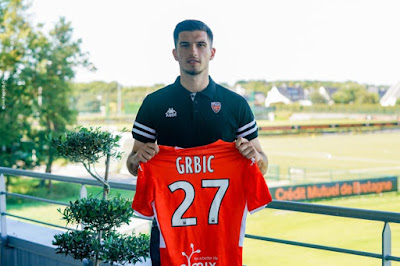 Adrian Grbic signe au FC Lorient.