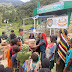 Cegah Stunting, Satgas TNI 300 Siliwangi Bagikan Biskuit Balita di Mayuberi Papua