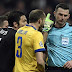 Trọng tài Michael Oliver đang bị đe dọa tính mạng