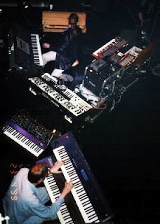 Pete Namlook experimentó con los tonos subarmónicos de su arpegiador en el Festival de Jazz de Hamburgo junto a Klaus Schulze en 1999