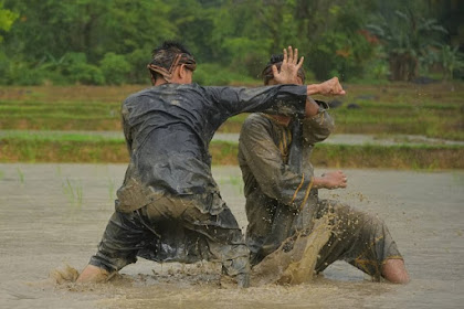 SILEK, THE ,MINANGKABAU MARTIAL ARTS AND THEIR PHILOSHOPY