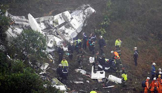 76-killed-including-football-players-in-plane-crash