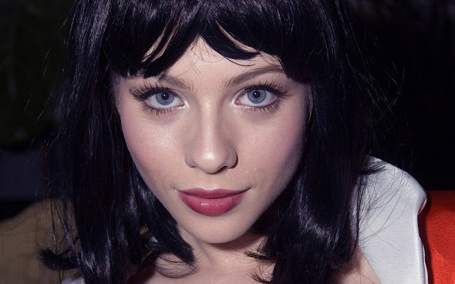 michelle trachtenberg 2013