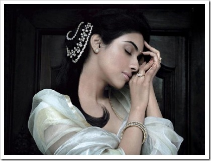 Asin wearing Tanishq's new collection aria 2