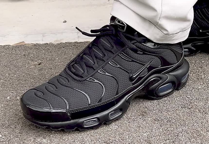 Timeless Elegance: Nike Air Force Black 1 Sneakers