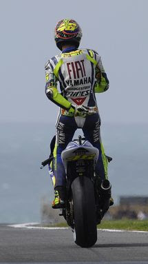 HD WALLPAPER VALENTINO ROSSI SUPER KEREN PC DAN SMARTPHONE IPHONE | dibingkai.com