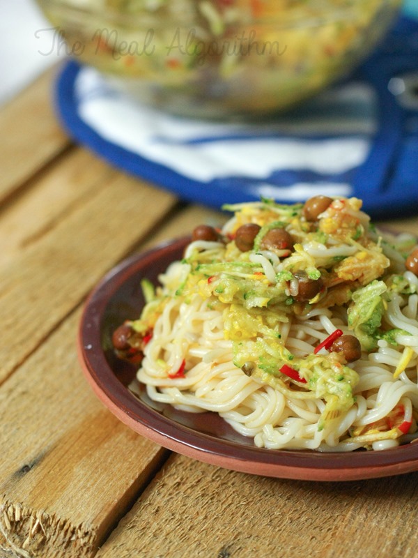Zucchini & Noodles salad in a Sriracha sauce dressing Zucchini & Noodles salad in a Sriracha sauce dressing
