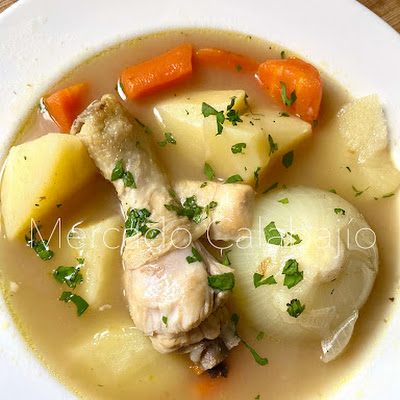 Guiso turco de pollo (tavuk haşlama)