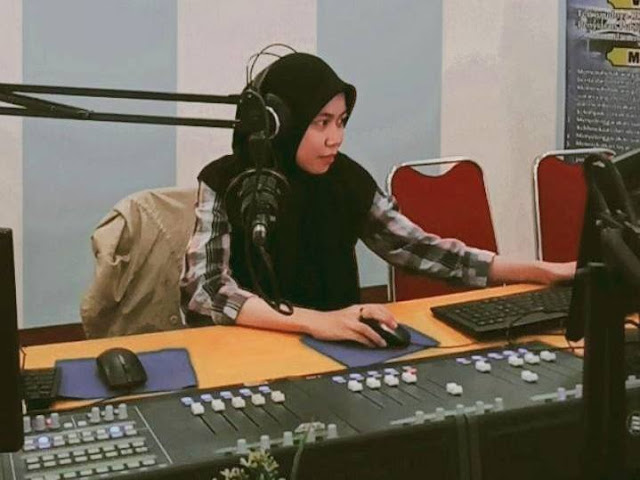 Mahasiswa Komunikasi Unismuh Ini Merasakan Jadi Jurnalis Saat Magang di RRI Makassar