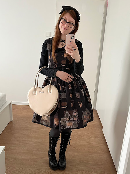 lolita fashion outfit
