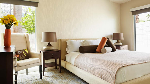 Make a reservation at a boutique hotel to enjoy a comfortable stay