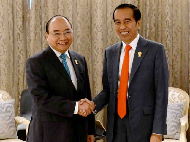 Jokowi Ajak Nguyen Xuan Phuc Selesaikan Negosiasi Batas Zona Ekonomi Eksklusif (ZEE)