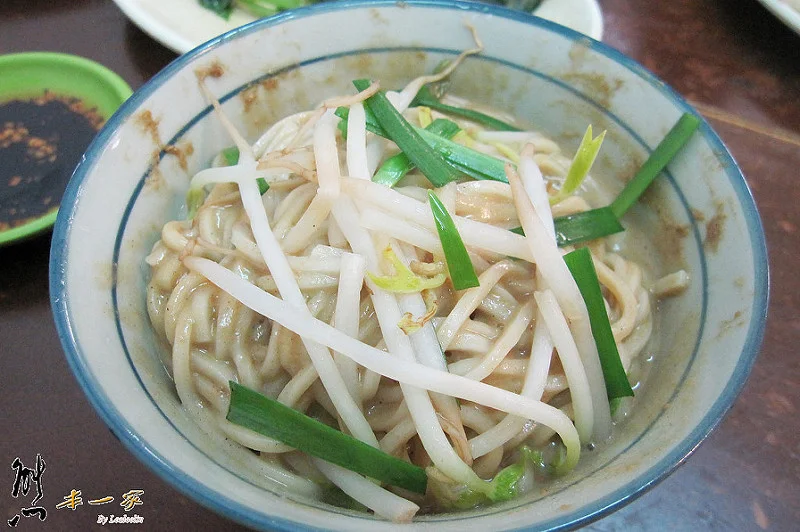 台北大學國光傳統小吃店|牛肉麵可續湯