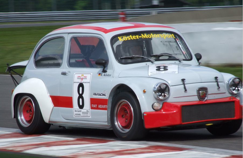 Acima tr s Fiat 600 Abarth esse com detalhes em laranja uma beleza