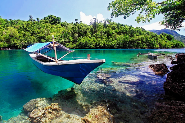 Pantai Sulamadaha - Wisata Favorit Kota Ternate