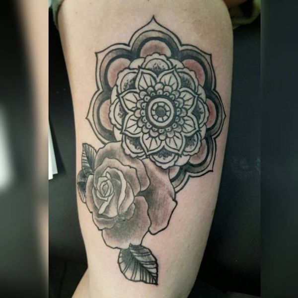 Tatuagens de Mandala - 45 ideias femininas