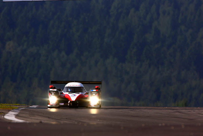 2009 Peugeot 908 HDi FAP Twin-Turbo Hybrid Diesel V12 Race Car