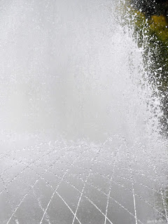 fountain spray