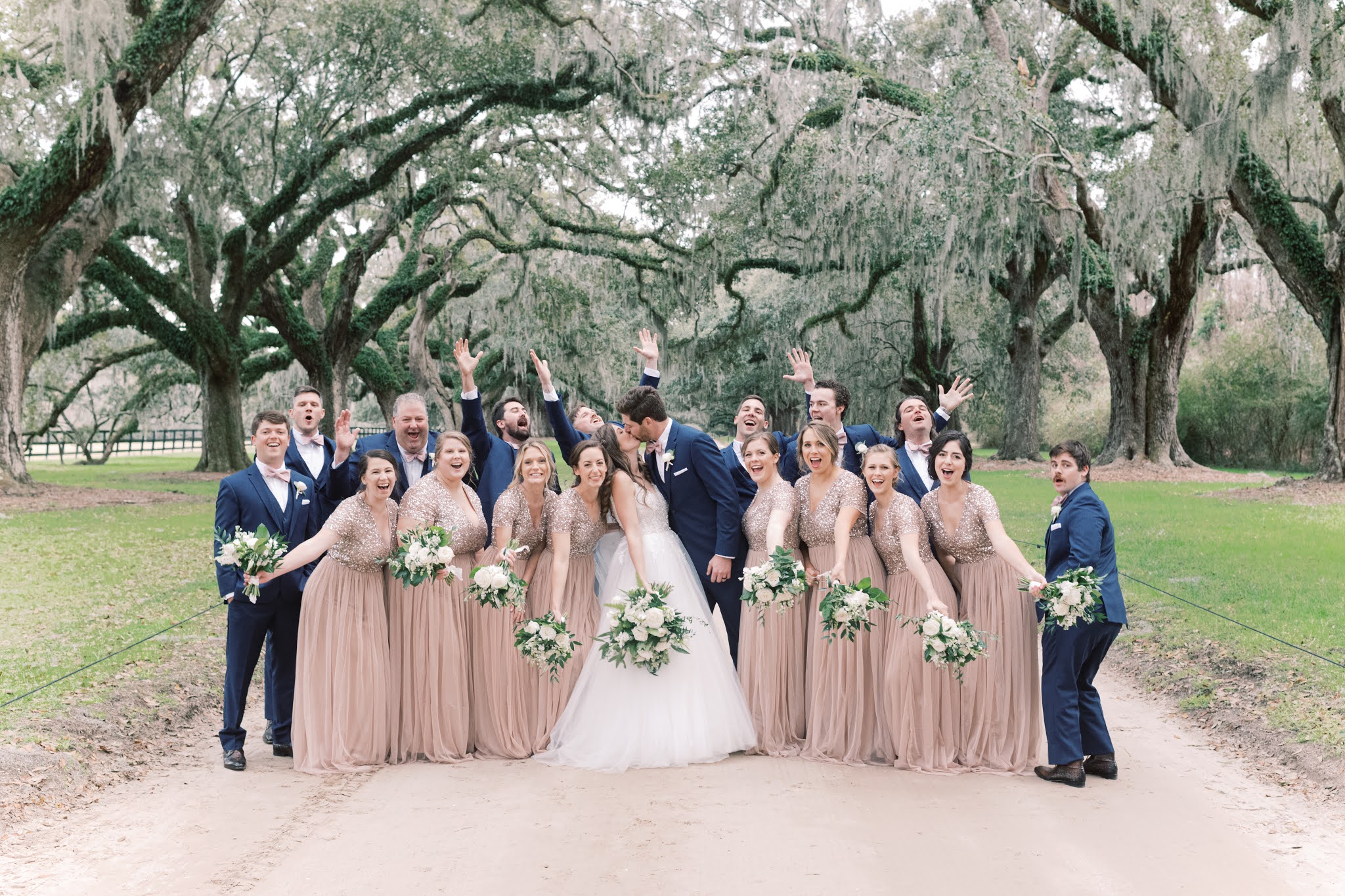 Ultimate Guide to Charleston Wedding Vendors - Chasing Cinderella