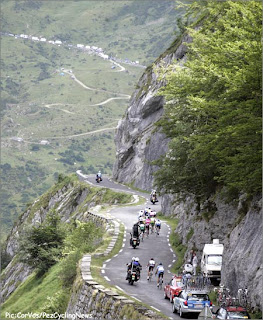 st14-pyrenees - (click on the thumbnail for a larger image)