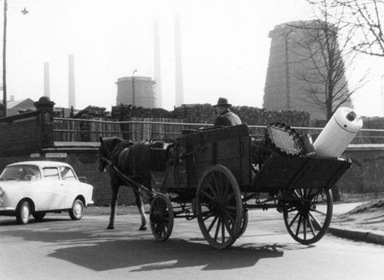 Gypsy scrap metal collector_Germany