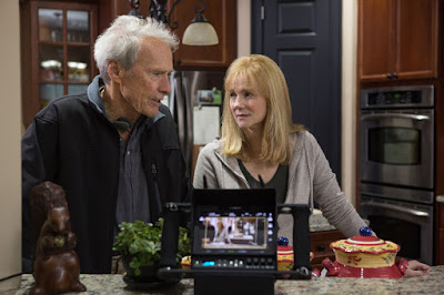 Laura Linney and Clint Eastwood on the set of Sully