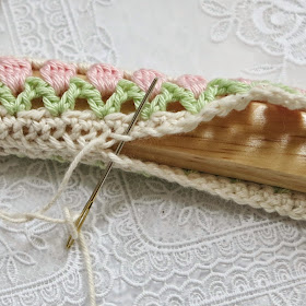 byHaafner, crochet, hanger, pattern, tulips, pastel