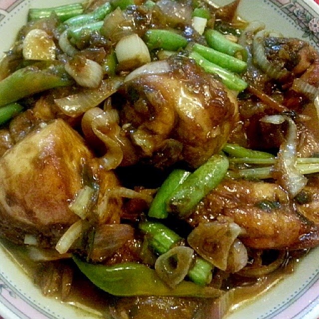 Chooyaya Secret Garden : Ayam Masak Tomyam Kering Air Mata 