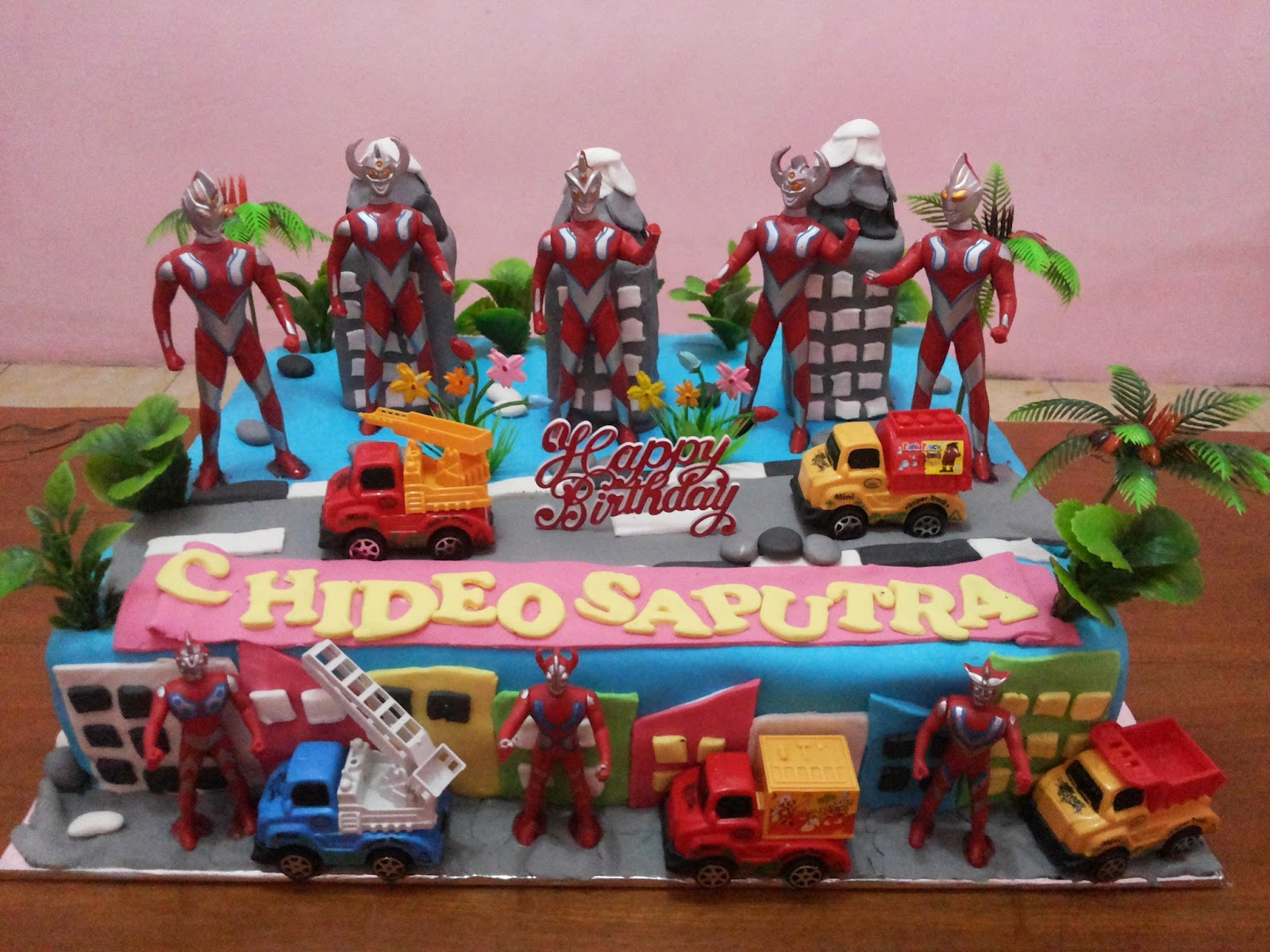 SAGITARIUS CAKE SHOP KUE ULANG TAHUN ULTRAMAN