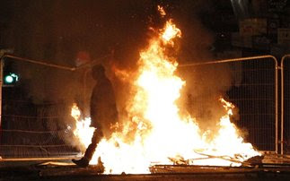 Δημιουργούν κατάλληλο κλίμα για επιβολή κρατικής τρομοκρατίας