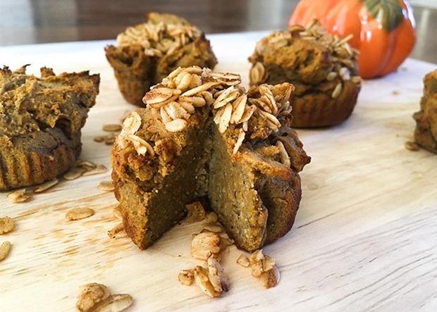 pumpkineverything-protein-muffin-featured