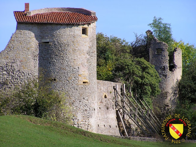 LOUVIGNY (57) - Le château-fort