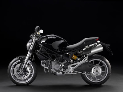 2010 Ducati Monster 1100 bike picture