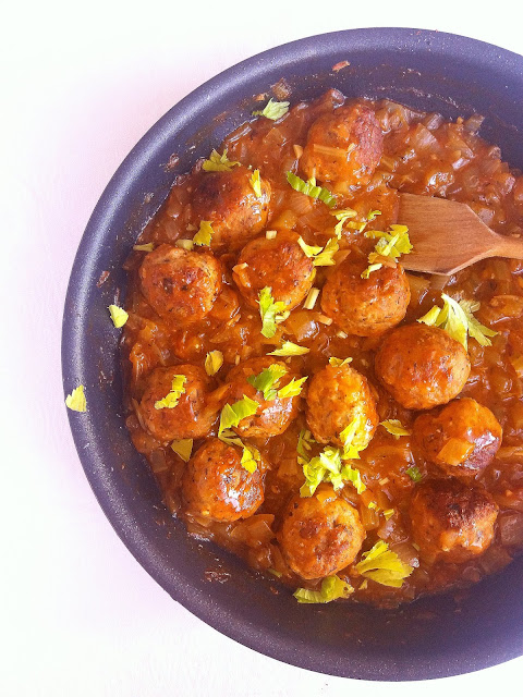 Klopsiki w sosie cebulowym / Meatballs in Onion Gravy