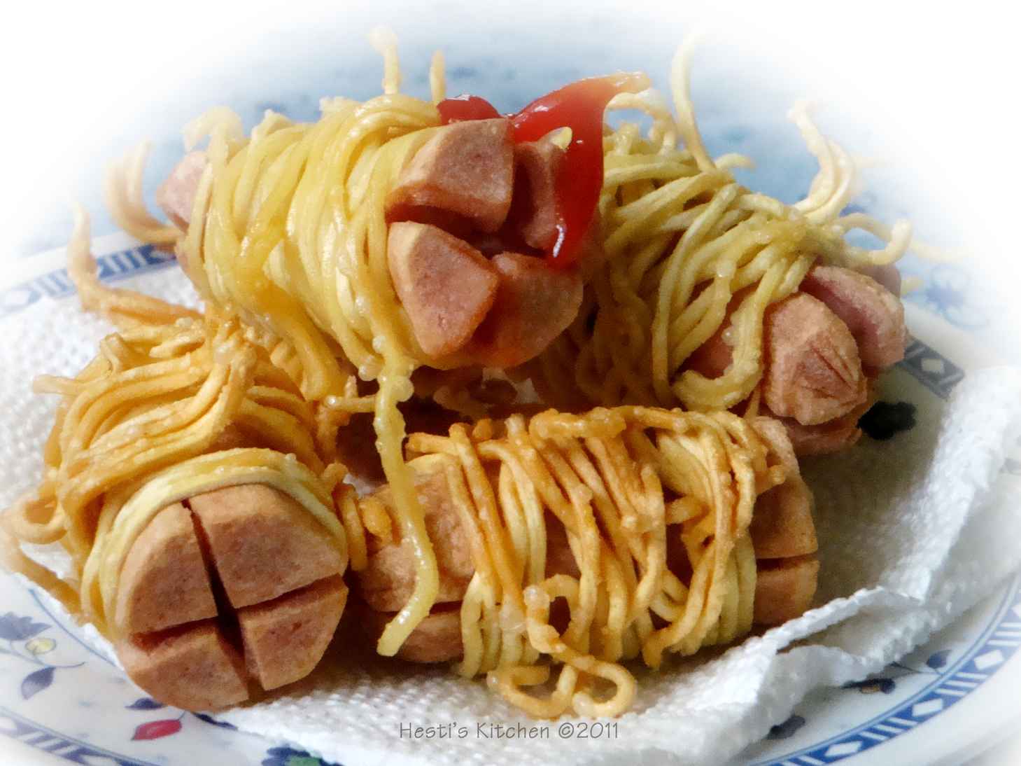 Fun and Happy Cooking Sausage Rolls Noodles