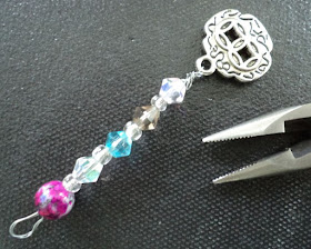 How to make your own zipper pull by eSheep Designs