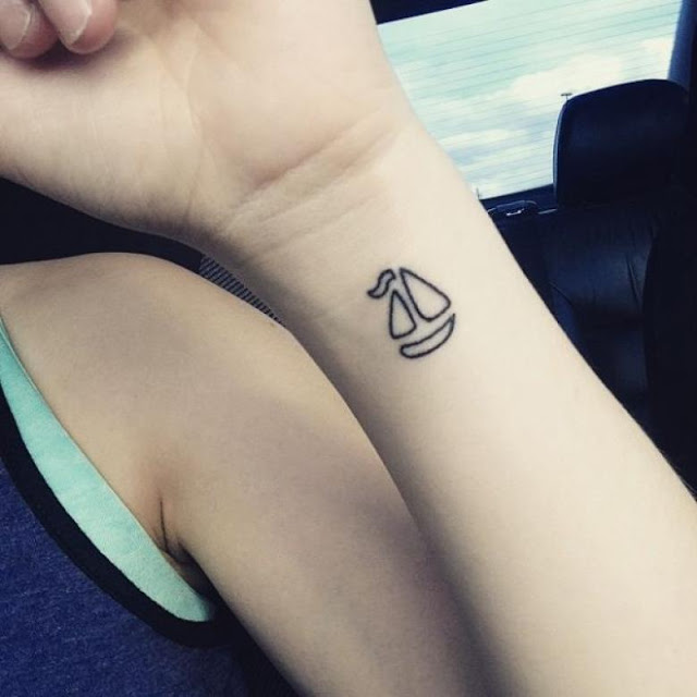 minimal küçük ucuz tattoo dövme