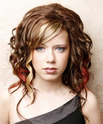 Frisuren mit Locken 2012/2013