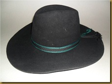 topi mooris london hitam