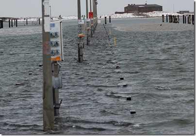 Stege unter Wasser in Heiligenhafen, H. Brune